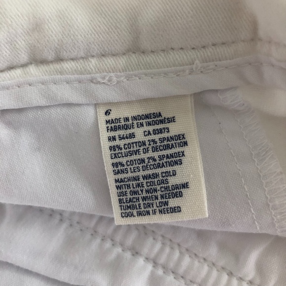 AE Soft Khaki Shorts - Picture 6 of 12